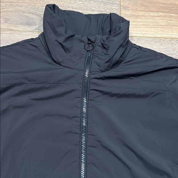 Vuori Canyon Insulated Jacket in Black Size Small - Picture 5 of 14